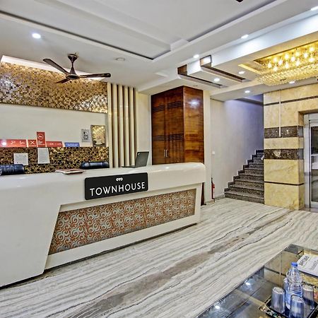 Townhouse Grand Inn Ghaziabad Bagian luar foto