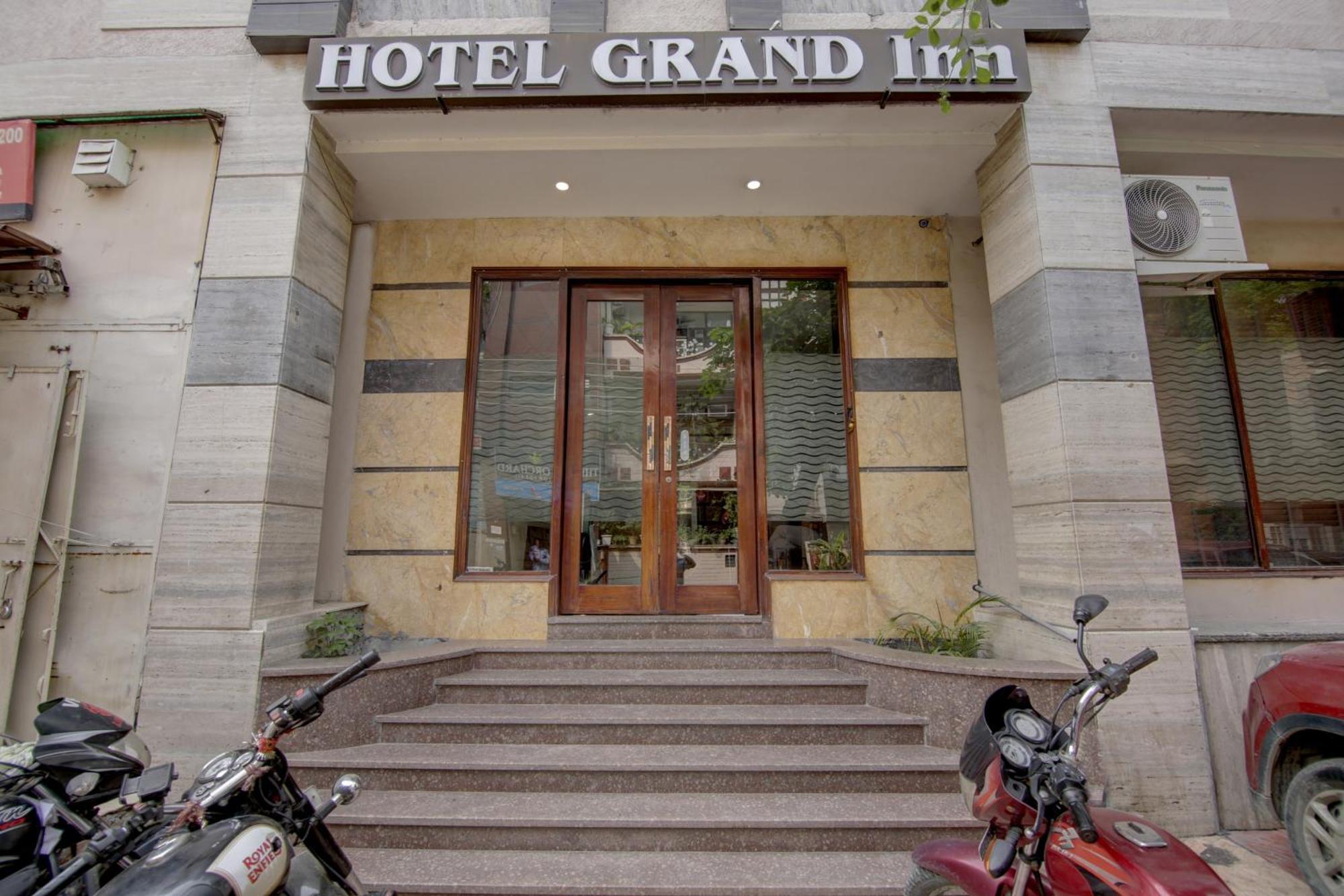 Townhouse Grand Inn Ghaziabad Bagian luar foto