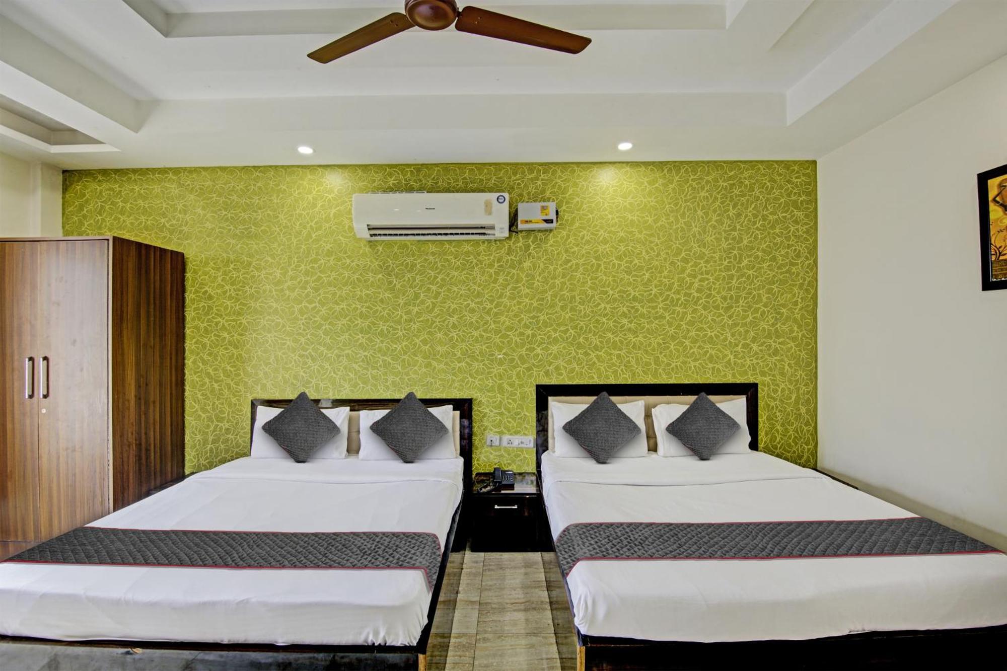 Townhouse Grand Inn Ghaziabad Bagian luar foto