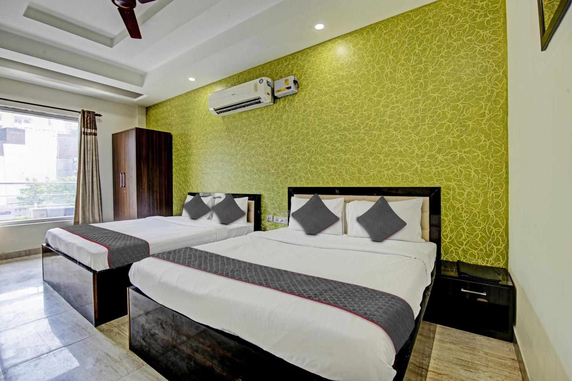 Townhouse Grand Inn Ghaziabad Bagian luar foto