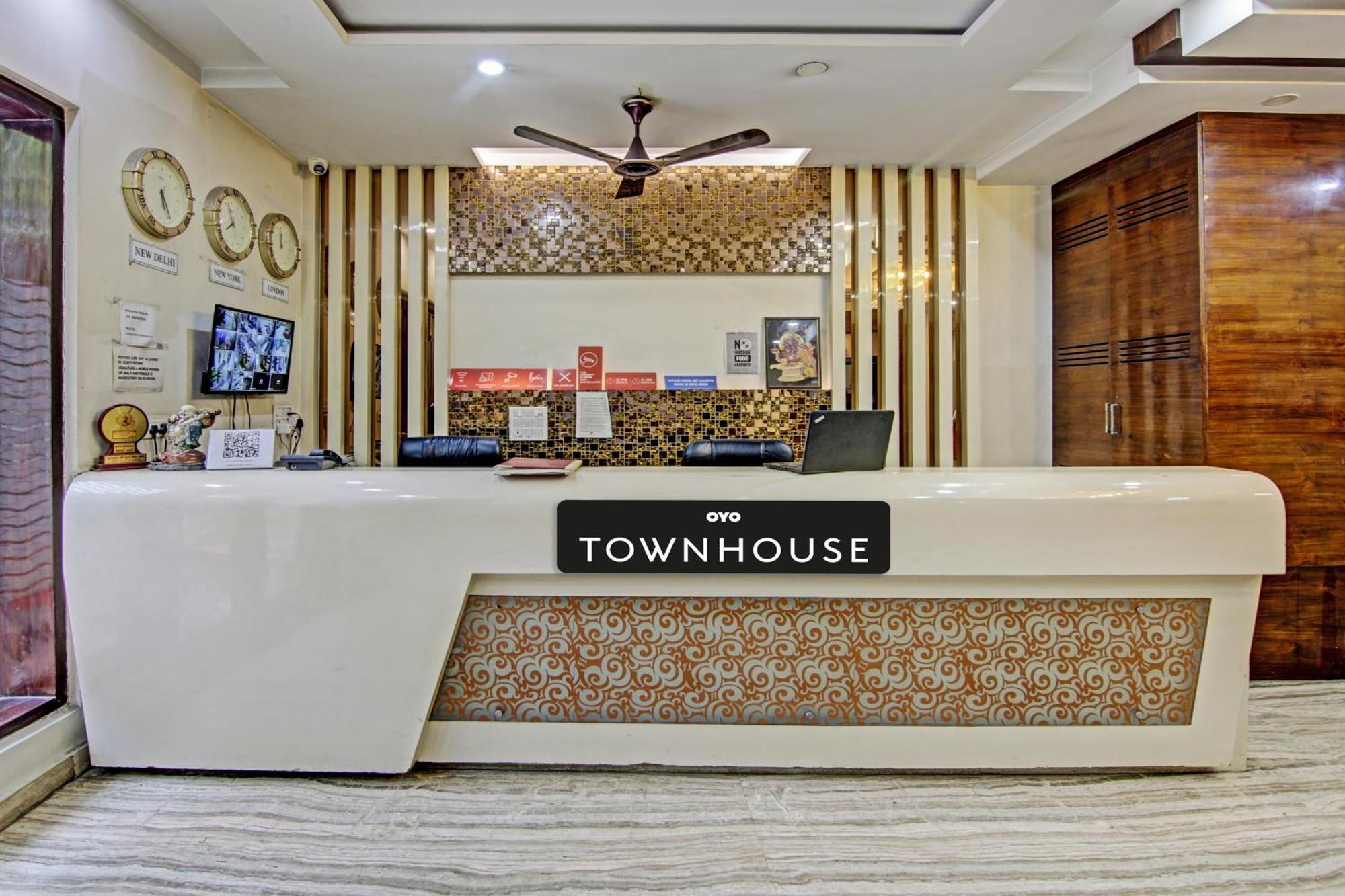 Townhouse Grand Inn Ghaziabad Bagian luar foto